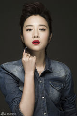 组图：张龄心写真大片 多变造型引领春季风潮