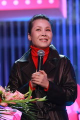 高清组图：田震《笑林盛典》复出 坦言生病很后怕