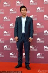 组图：《小兄弟》发布 导演制片人等主创亮相