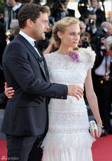 组图：黛安-克鲁格携男友亮相秀恩爱