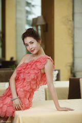 高清组图：李多海拍内地时尚大片 优雅性感千娇百媚