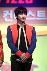 高清组图：韩团2PMT-ara等募捐活动劲歌热舞