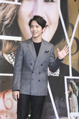 独家高清：尹恩惠撑新剧发布 郑容和李东健撞脸