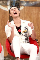 高清图：《艋舺》剧组上康熙 赵又廷阮经天玩亲嘴