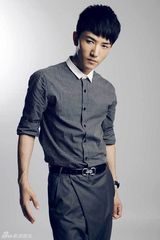 组图：许诺《某月某日》获好评 复古写真为宣传造势