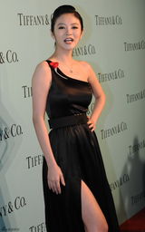 组图：莫文蔚钟丽缇等亮相品牌红毯秀