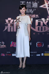 组图：新人盛典华晨宇刘忻EXO获大奖