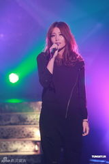 组图：《劲歌金曲》录影 王菀之张智霖亮相