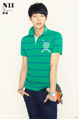 组图：JYJ闵孝琳携手拍夏季服装广告展青春魅力