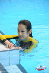 组图：《星跳跃》黄圣依回归迎车轮战强训