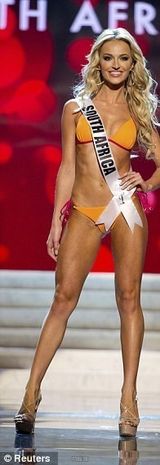 组图：环球小姐众佳丽泳装礼服美艳 中国小姐微笑迷人