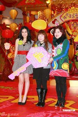 幻灯组图：谢安琪香港签唱会 矢口否认遭到TVB封杀