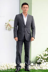 组图：李秉宪李珉廷完婚 宋承宪金汎(金范)等道贺