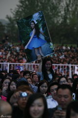 高清：三大唱将高歌红五月 真功夫唱响中歌榜