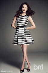 组图：韩星全素敏时尚写真 百搭裙装秀优雅风情