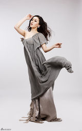 组图：阚清子登《上海服饰》  明眸皓齿清丽动人