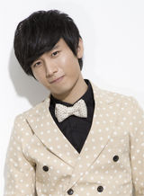 组图：成毅英伦波点控 低调华丽王子范儿