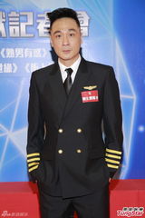 组图：吴镇宇胡杏儿携《冲上2》亮相TVB推介会