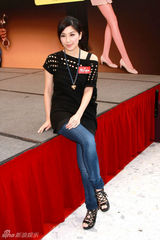 幻灯图集：马德钟望《搜下留情》三角恋博收视