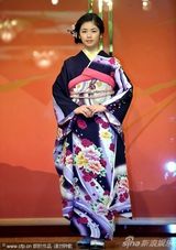 组图：日本国民美少女炫彩和服迎新年 武井咲等助阵