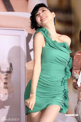 幻灯图集：小S风骚热舞大秀S身形 尽显火辣曲线