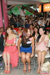 前亚姐亮相落座各自走光 罗霖公款遭亏空(图)