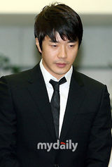 组图：安德烈-金出殡 权相佑(权相宇)金贤重送行难掩伤悲