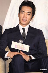 组图：宋承宪吻到数不清 金泰熙忘记曾到过台湾