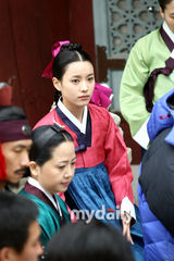 幻灯图：韩孝珠等参加MBC电视剧《同伊》公开拍摄