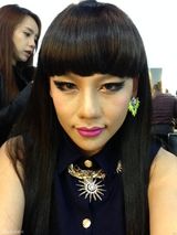 组图：刘维《大咖秀》扮男版吴莫愁不忍直视