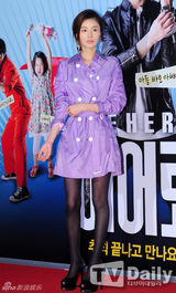 组图：2PM灿盛崔江熙等捧场《Hero》试映会