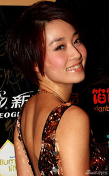 组图：沈傲君马伊琍景甜等出席活动红毯竞艳