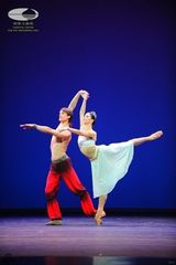 高清图：国家大剧院芭蕾Gala星光汇聚 闪耀芭蕾风采