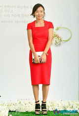 组图：李秉宪李珉廷大婚甜蜜互送吻 群星道贺