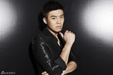 组图：王今铎拍型男写真 酷帅黑衣霸气十足