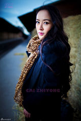 组图：武文佳写真诠释妩媚多姿女人味