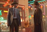 组图：《匪帮传奇》曝剧照 高斯林西恩潘火拼