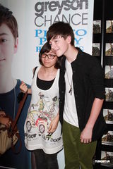 组图：GaGa小师弟抵港 自称已与歌迷们结婚