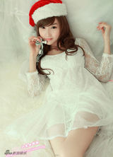 幻灯图集：小龙女彤彤化身圣诞宝贝 秀蕾丝装
