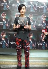 组图：黄义达新专辑台北签唱 自曝食量大