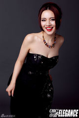 组图：女星孟茜优雅复古范儿 诠释风情无限