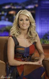 幻灯图集：凯莉-安德伍德谈形象 古典着装令人激赏