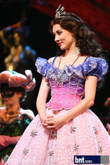 组图：音乐剧《歌剧魅影》在韩上演感动全场