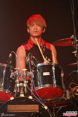 组图：MP魔幻力量香港开唱 赞港女会打扮有魅力