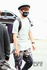 组图：INFINITE成员东雨Hoya为专辑活动赴美