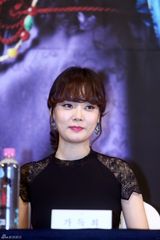 组图：刘仁娜池贤宇出席《仁显王后的男人》发布会