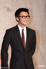 组图：谢霆锋赴北京参加活动 拒谈张柏芝寄情工作