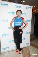 组图：杨千嬅不介意与旧爱拍亲热戏 称老公会支持