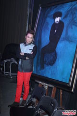 组图：张信哲睽违七年台北开唱 邀萧煌奇尬美声