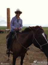 组图：涉薄案央视才女主播姜丰生活照曝光